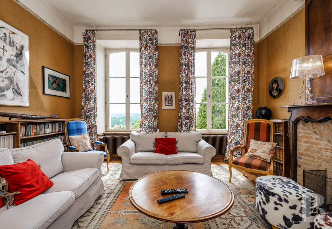 A 19th-century château dominating the surrounding landscape, south of Limoges in Haute-Vienne - photo  n°7